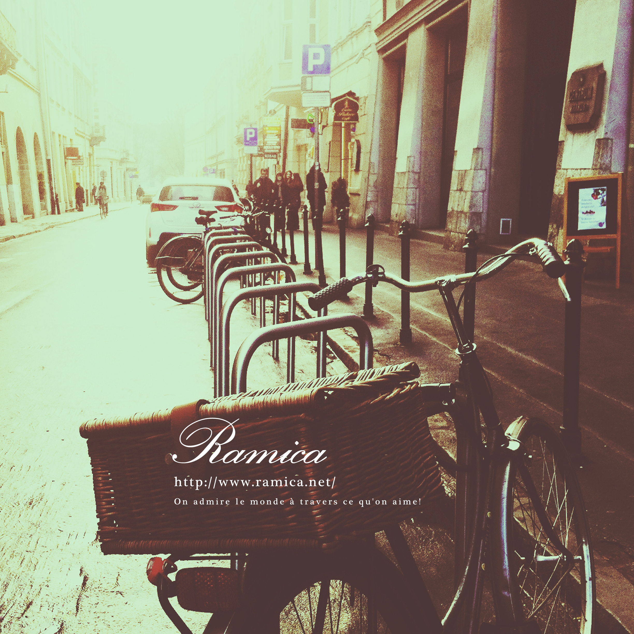 Ipad タブレット用無料壁紙ダウンロード 自転車と街並み Ramica